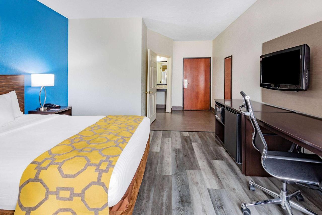 Baymont By Wyndham Milan Hotel Eksteriør billede